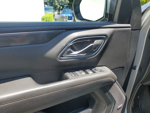 Used 2024 GMC Yukon XL AT4 w/ Technology Package AWD/4WD image 10