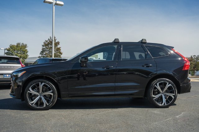 Certified 2024 Volvo XC60 T8 Ultimate w/ Protection Package Premier AWD/4WD image 4