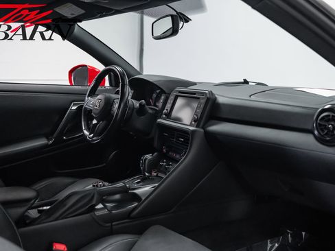 Used 2018 Nissan GT-R Premium image 47