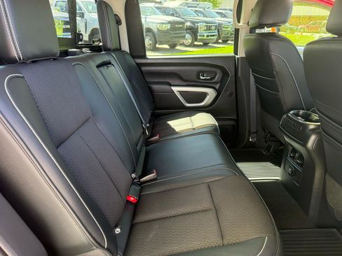 Used 2018 Nissan Titan PRO-4X AWD/4WD image 10