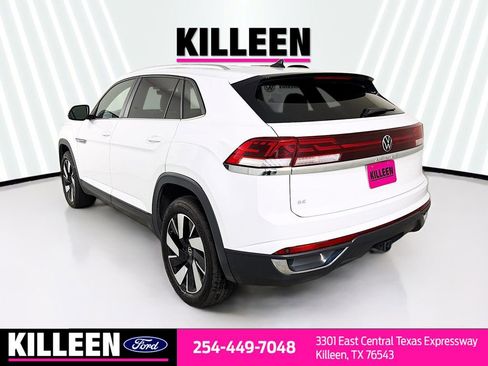 Used 2025 Volkswagen Atlas Cross Sport SE image 6