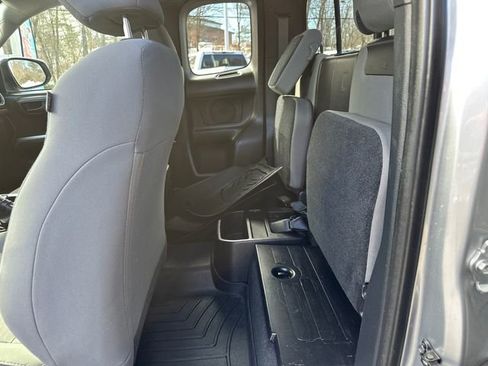 Certified 2019 Toyota Tacoma SR5 w/ SR5 Appearance Package (SM) image 15