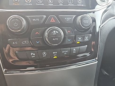 Certified 2020 Jeep Grand Cherokee Limited w/ Premium Lighting Group image 30