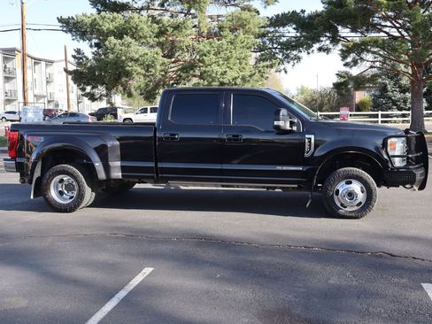 Used 2022 Ford F350 Lariat w/ Lariat Value Package image 3