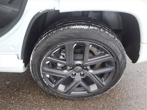 Certified 2024 Jeep Compass Limited w/ High Altitude Package image 15