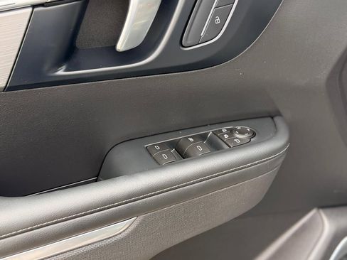 Used 2025 Buick Enclave Preferred FWD image 13