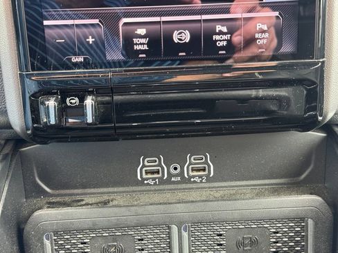 Used 2026 RAM 3500 Laramie AWD/4WD image 38