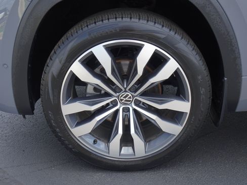 Used 2023 Volkswagen Atlas Cross Sport SEL Premium R-Line AWD/4WD image 30