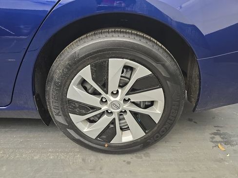 Used 2024 Nissan Altima 2.5 S FWD image 17