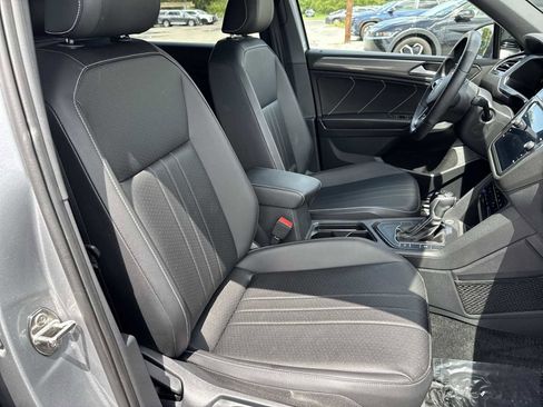Certified 2023 Volkswagen Tiguan SE R-Line FWD image 28
