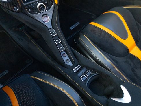 Used 2022 McLaren 720S Spider image 58