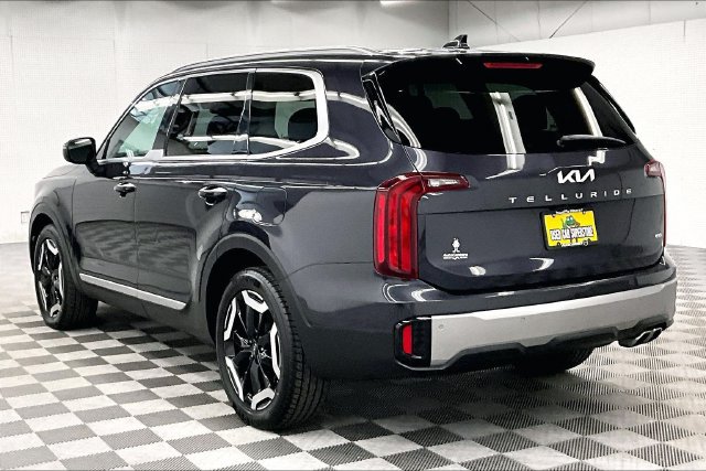 Used 2025 Kia Telluride S AWD/4WD image 2