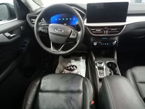 Used 2025 Ford Escape Platinum AWD/4WD image 6
