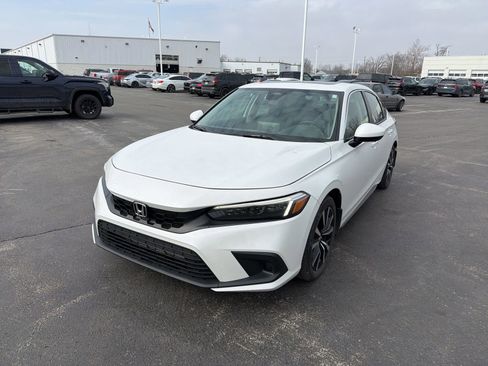 Used 2024 Honda Civic EX-L image 2