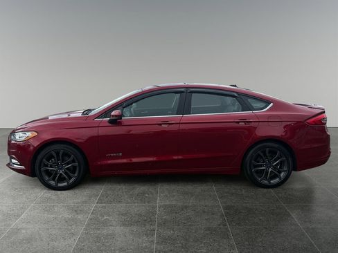 Used 2018 Ford Fusion SE w/ Equipment Group 601A image 2