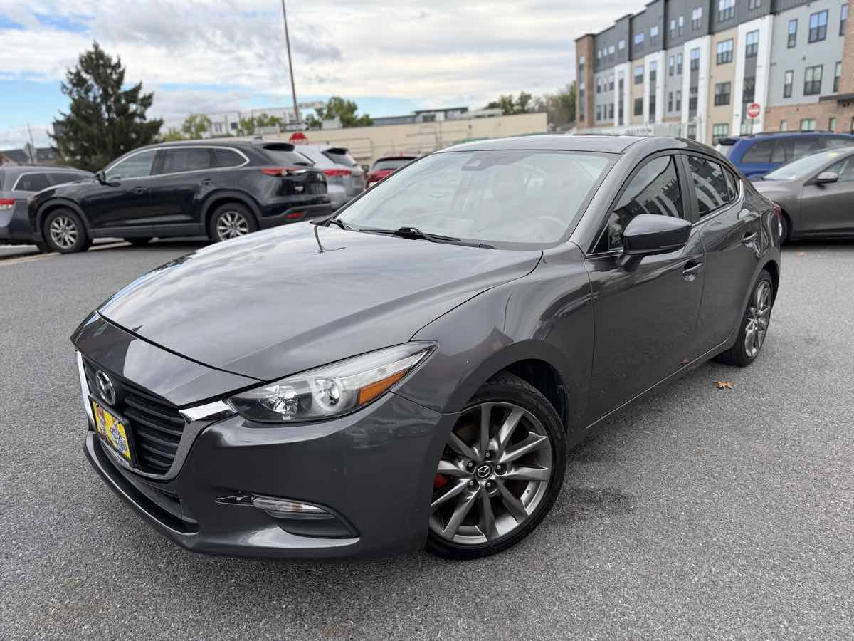 Used 2018 MAZDA MAZDA3 Touring FWD image 3