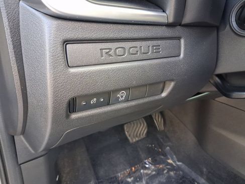 Used 2023 Nissan Rogue S FWD image 27