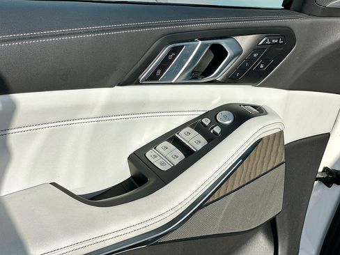 Certified 2023 BMW X7 xDrive40i w/ M Sport Package image 18