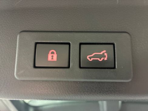 Used 2022 Subaru Ascent Touring image 33