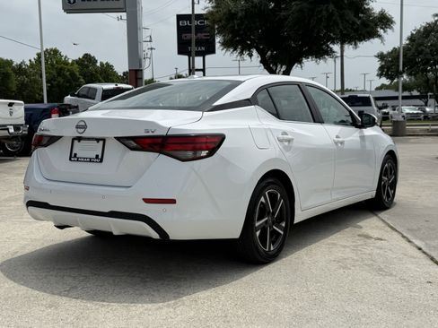 Used 2024 Nissan Sentra SV FWD image 5