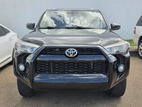 Used 2018 Toyota 4Runner SR5 RWD image 2