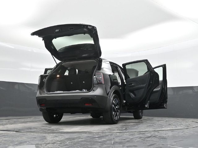 Used 2025 Nissan Kicks SV AWD/4WD image 36