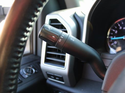 Used 2020 Ford F250 Lariat w/ Lariat Value Package image 28