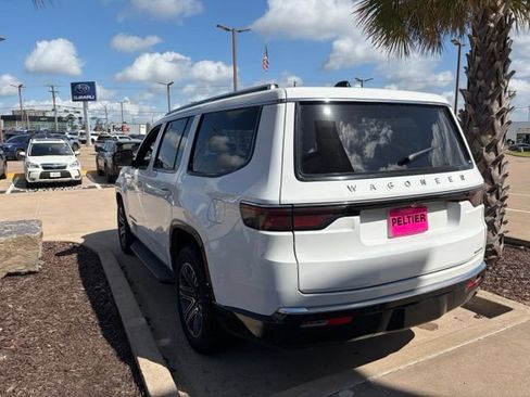 Used 2024 Jeep Wagoneer Series II w/ Flexible Seating Group RWD image 20