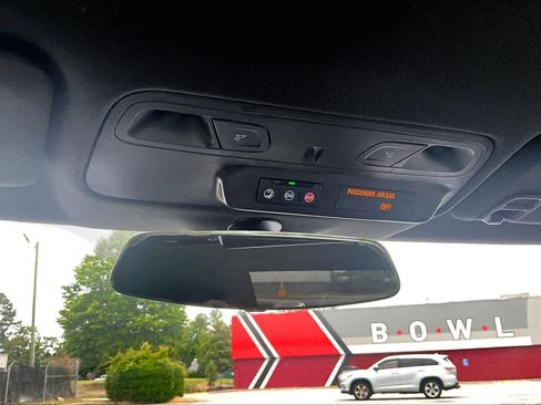 Used 2020 Chevrolet Camaro LT RWD image 34