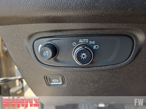 Used 2023 GMC Terrain SLE w/ Driver Convenience Package image 17