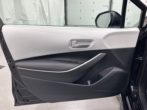 Used 2025 Toyota Corolla SE image 8