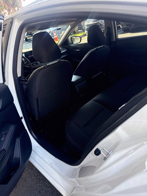 Used 2024 Nissan Altima 2.5 SV w/ SV Premium Package FWD image 11
