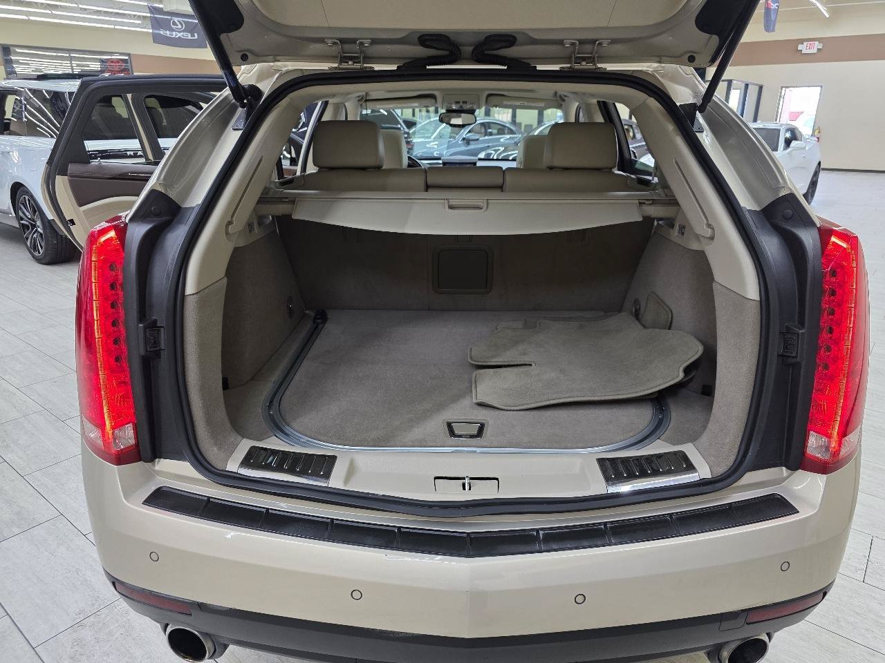 Used 2011 Cadillac SRX Luxury FWD image 11