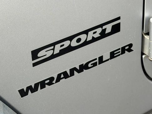 Used 2014 Jeep Wrangler Sport w/ Connectivity Group AWD/4WD image 11