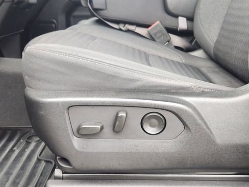 Used 2024 Chevrolet Silverado 2500 Custom w/ Custom Value Package image 23