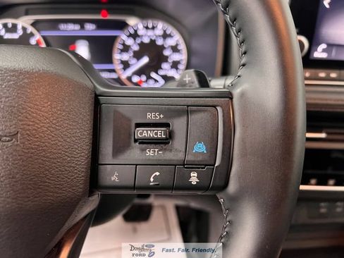 Used 2025 Nissan Rogue SV AWD/4WD image 46
