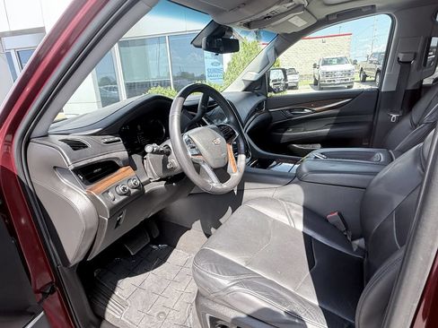 Used 2019 Cadillac Escalade ESV Premium Luxury AWD/4WD image 9