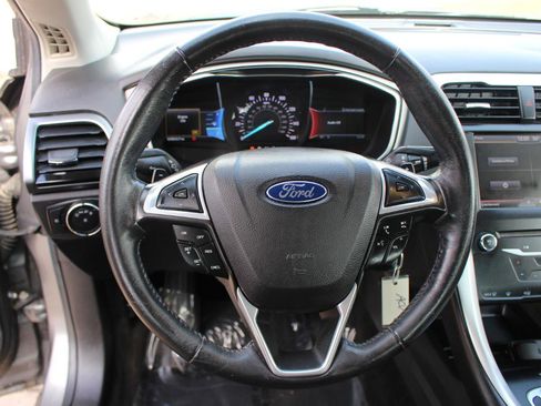 Used 2014 Ford Fusion SE image 21