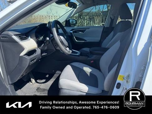 Used 2019 Toyota RAV4 XLE image 8