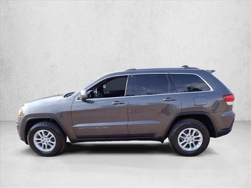 Used 2020 Jeep Grand Cherokee Laredo AWD/4WD image 2