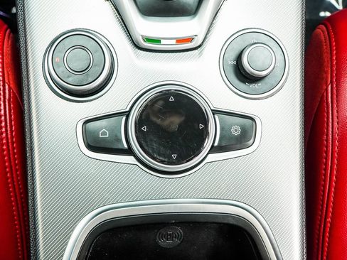 Used 2023 Alfa Romeo Stelvio Veloce image 21