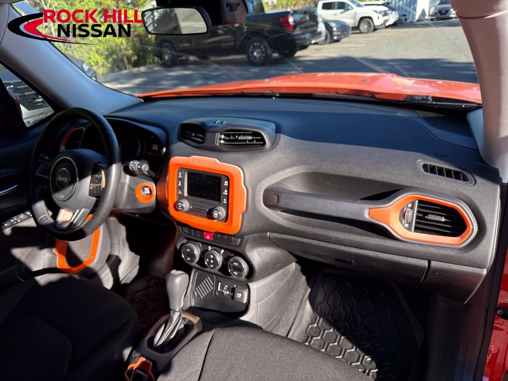 Used 2015 Jeep Renegade Latitude w/ Popular Equipment Group FWD image 26