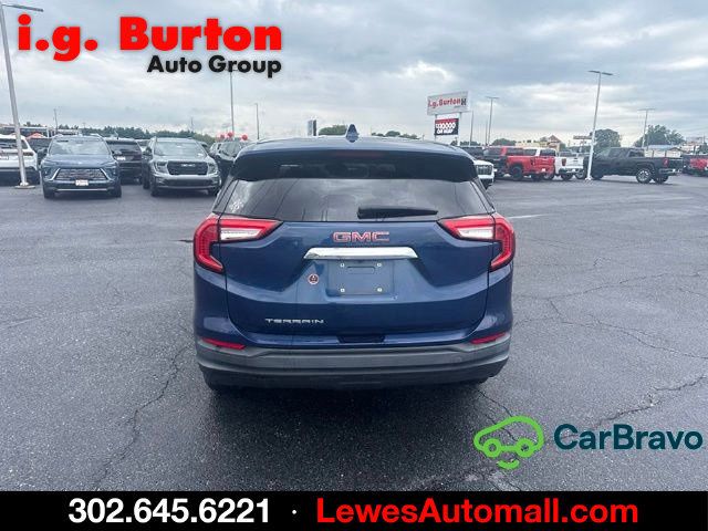 Used 2022 GMC Terrain SLE FWD image 4