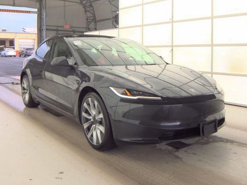Used 2024 Tesla Model 3 Standard Range RWD image 4
