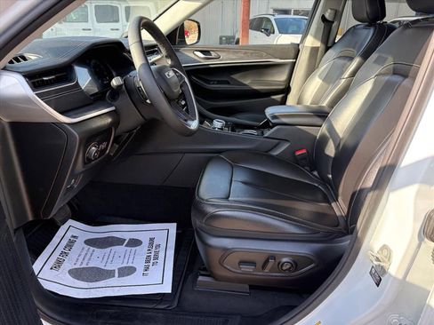 Used 2023 Jeep Grand Cherokee L Limited image 15