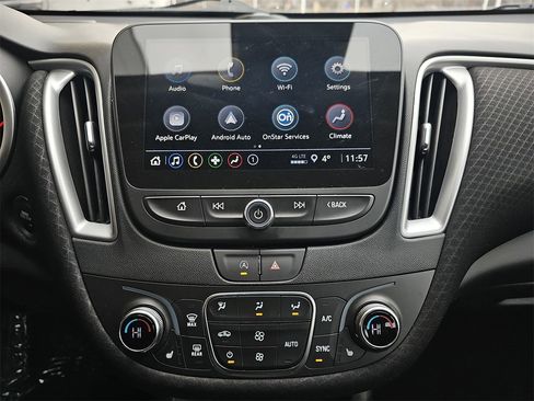 Used 2025 Chevrolet Malibu LT image 19