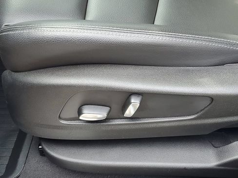 Certified 2024 Cadillac XT5 Luxury w/ LPO, Floor Liner Package AWD/4WD image 6