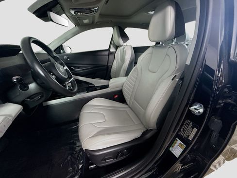 Used 2025 Hyundai Elantra Limited FWD image 22