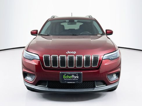 Used 2019 Jeep Cherokee Latitude w/ Cold Weather Group AWD/4WD image 2