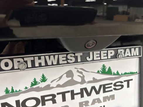 New 2025 Jeep Grand Cherokee Laredo X image 20